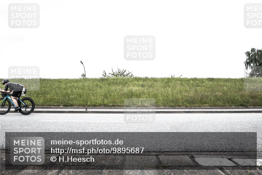 21.06.2026 - 29. Vierlanden-Triathlon H.Heesch http://msf.ph/oto/9895687 21.06.2026 10:00:59 Radfahren 29, 61, 228, 281, 295, 335 meine-sportfotos.de