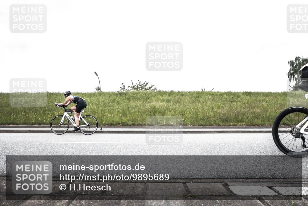21.06.2026 - 29. Vierlanden-Triathlon H.Heesch http://msf.ph/oto/9895689 21.06.2026 10:01:02 Radfahren 29, 40, 61, 228, 281, 390 meine-sportfotos.de