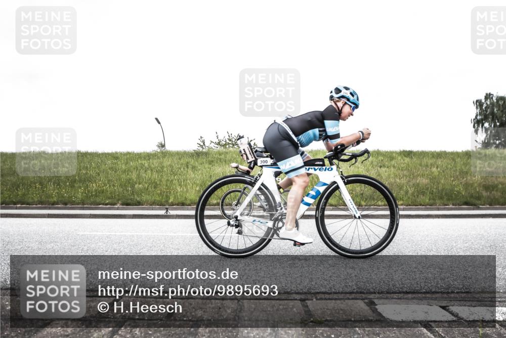 21.06.2026 - 29. Vierlanden-Triathlon H.Heesch http://msf.ph/oto/9895693 21.06.2026 10:01:12 Radfahren 40, 43, 274, 300, 382, 390 meine-sportfotos.de