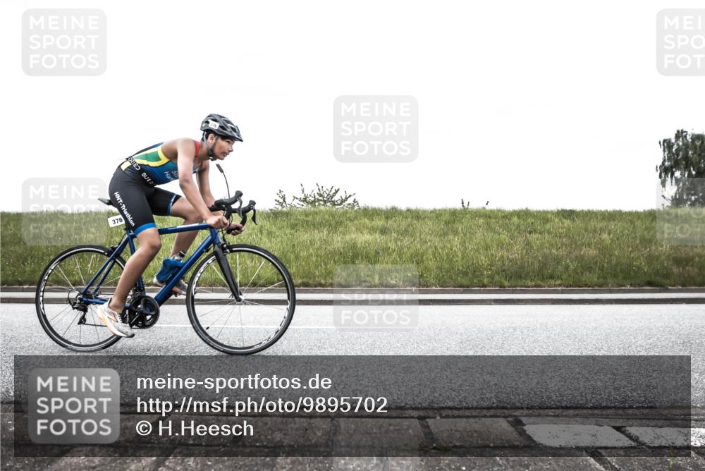 21.06.2026 - 29. Vierlanden-Triathlon H.Heesch http://msf.ph/oto/9895702 21.06.2026 10:03:53 Radfahren 35, 160, 238, 257, 362, 376 meine-sportfotos.de