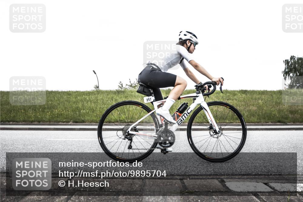 21.06.2026 - 29. Vierlanden-Triathlon H.Heesch http://msf.ph/oto/9895704 21.06.2026 10:03:58 Radfahren 35, 142, 161, 238, 257, 271, 362, 376 meine-sportfotos.de