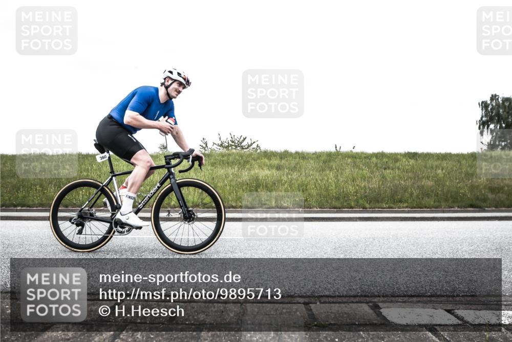 21.06.2026 - 29. Vierlanden-Triathlon H.Heesch http://msf.ph/oto/9895713 21.06.2026 10:06:30 Radfahren 109, 147, 165, 360, 381 meine-sportfotos.de