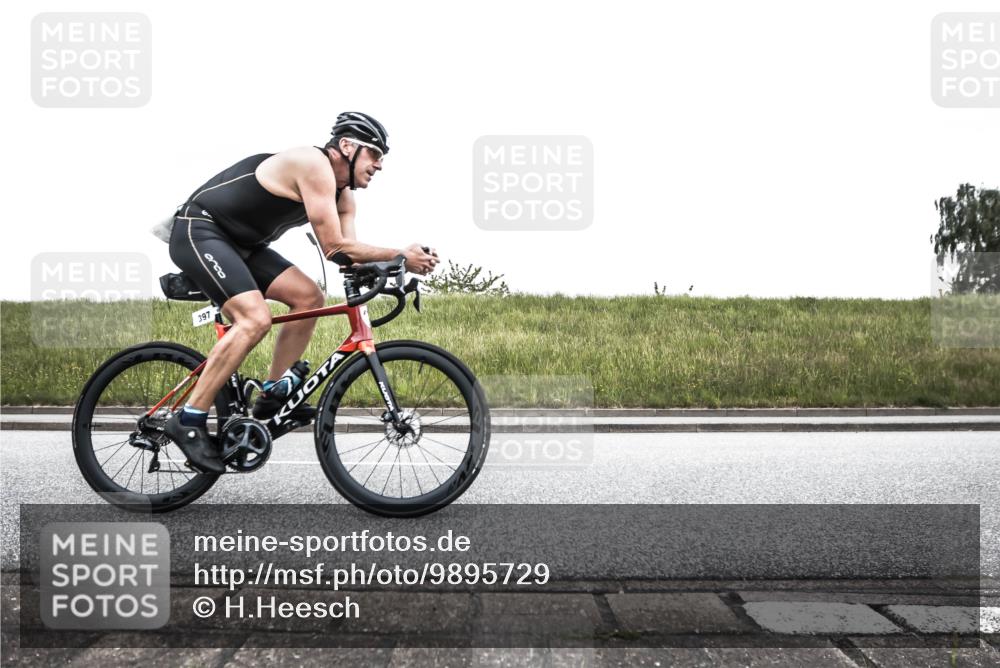 21.06.2026 - 29. Vierlanden-Triathlon H.Heesch http://msf.ph/oto/9895729 21.06.2026 10:15:46 Radfahren 231, 394, 397, 447, 449, 467 meine-sportfotos.de
