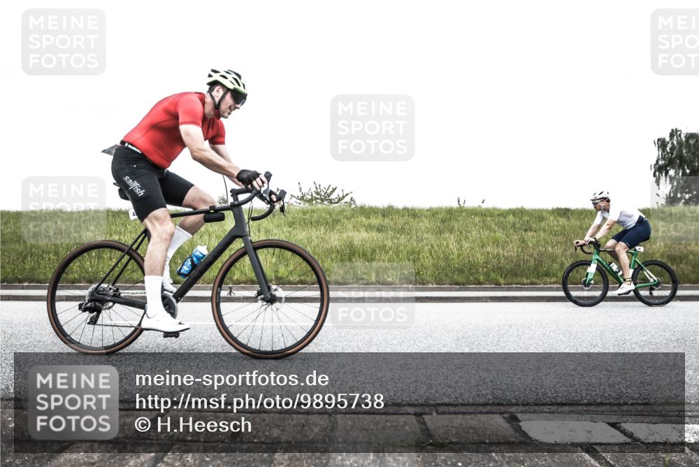 21.06.2026 - 29. Vierlanden-Triathlon H.Heesch http://msf.ph/oto/9895738 21.06.2026 10:17:33 Radfahren 58, 77, 107, 116, 210, 211, 419, 445, 452 meine-sportfotos.de