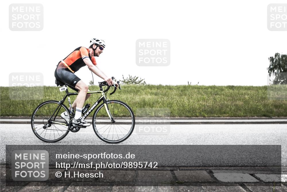21.06.2026 - 29. Vierlanden-Triathlon H.Heesch http://msf.ph/oto/9895742 21.06.2026 10:17:49 Radfahren 3, 63, 428, 458, 471, 475 meine-sportfotos.de