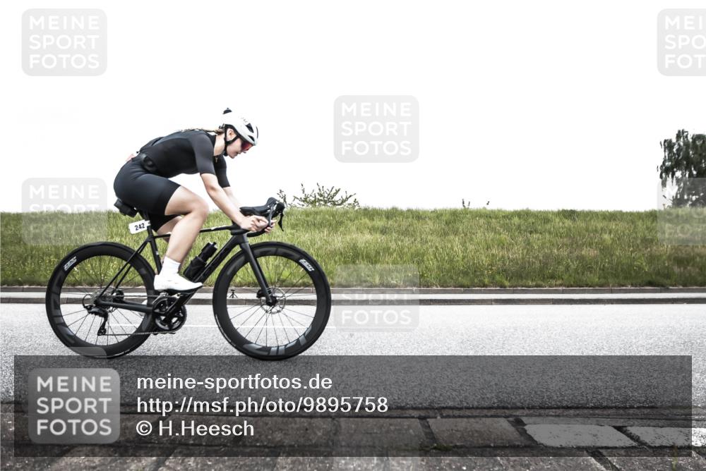 21.06.2026 - 29. Vierlanden-Triathlon H.Heesch http://msf.ph/oto/9895758 21.06.2026 10:19:28 Radfahren 171, 184, 242, 1356 meine-sportfotos.de