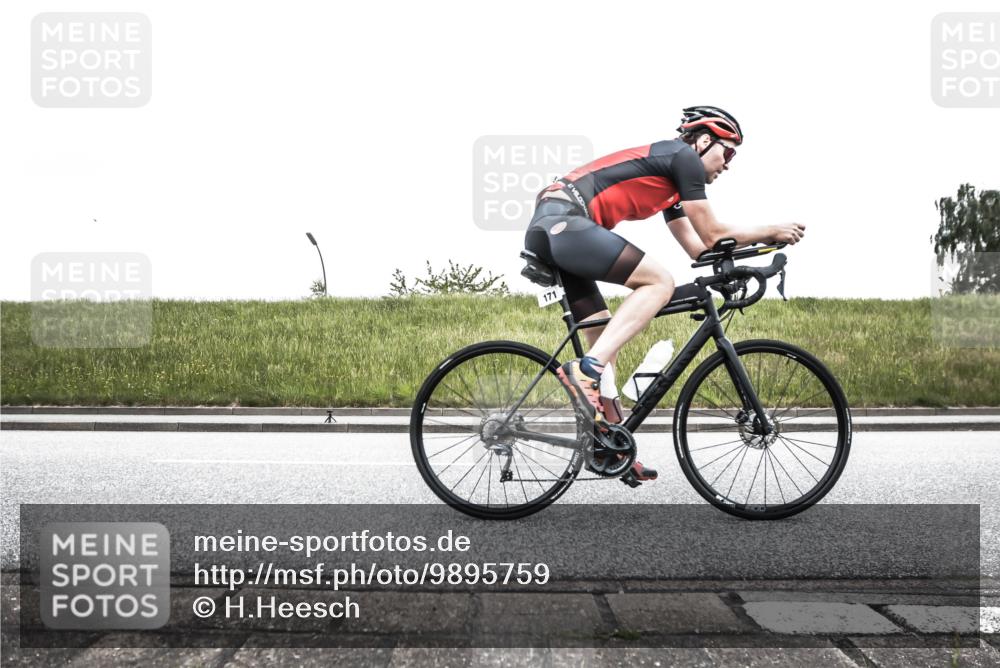 21.06.2026 - 29. Vierlanden-Triathlon H.Heesch http://msf.ph/oto/9895759 21.06.2026 10:19:29 Radfahren 171, 184, 242 meine-sportfotos.de