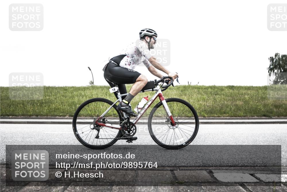 21.06.2026 - 29. Vierlanden-Triathlon H.Heesch http://msf.ph/oto/9895764 21.06.2026 10:19:52 Radfahren 18, 21, 69, 146, 268, 400 meine-sportfotos.de