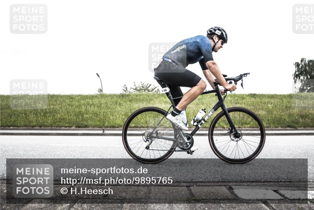 21.06.2026 - 29. Vierlanden-Triathlon H.Heesch http://msf.ph/oto/9895765 21.06.2026 10:19:54 Radfahren 18, 21, 69, 146, 163, 268, 400 meine-sportfotos.de