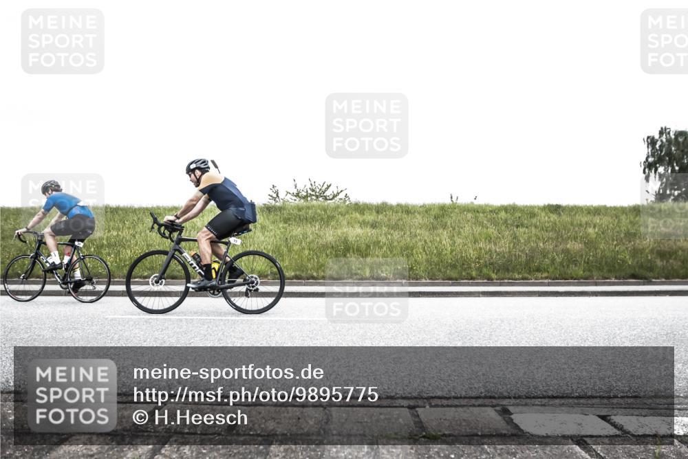 21.06.2026 - 29. Vierlanden-Triathlon H.Heesch http://msf.ph/oto/9895775 21.06.2026 10:20:19 Radfahren 15, 22, 364 meine-sportfotos.de