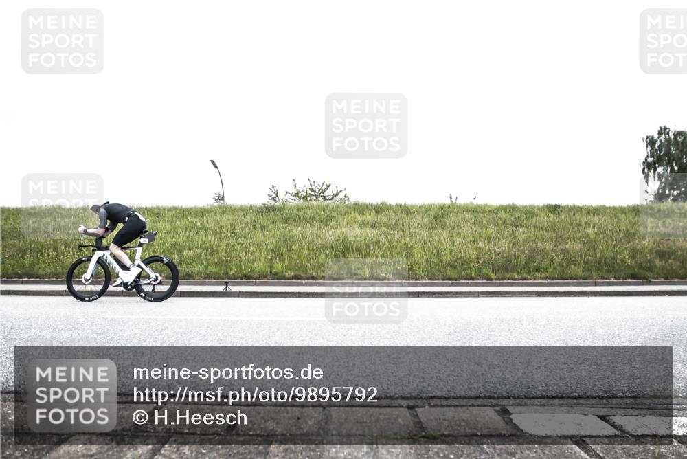 21.06.2026 - 29. Vierlanden-Triathlon H.Heesch http://msf.ph/oto/9895792 21.06.2026 10:21:43 Radfahren 14, 123, 205 meine-sportfotos.de