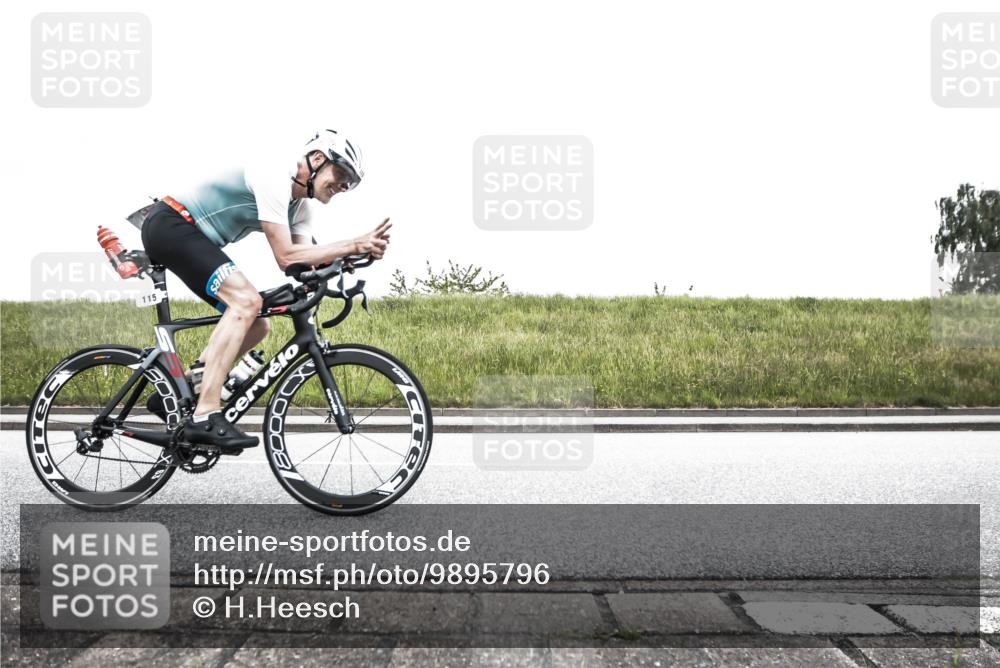 21.06.2026 - 29. Vierlanden-Triathlon H.Heesch http://msf.ph/oto/9895796 21.06.2026 10:21:59 Radfahren 37, 115, 213, 427, 438, 478, 549 meine-sportfotos.de