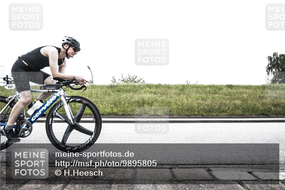 21.06.2026 - 29. Vierlanden-Triathlon H.Heesch http://msf.ph/oto/9895805 21.06.2026 10:45:30 Radfahren 36, 153, 161, 243, 412, 417 meine-sportfotos.de