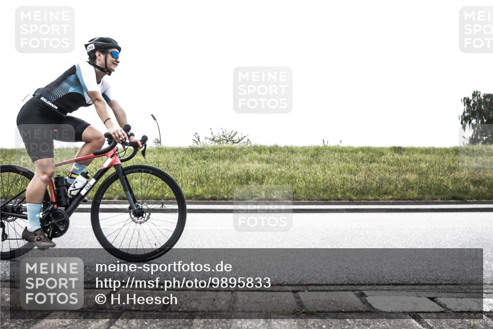 21.06.2026 - 29. Vierlanden-Triathlon H.Heesch http://msf.ph/oto/9895833 21.06.2026 10:47:45 Radfahren 32, 38, 252, 393, 411 meine-sportfotos.de
