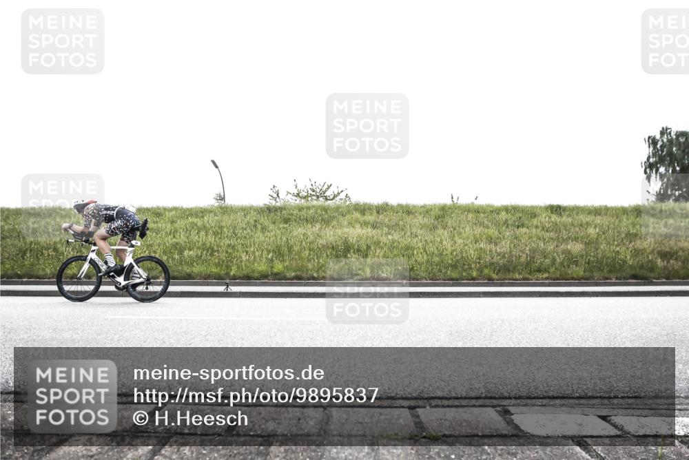 21.06.2026 - 29. Vierlanden-Triathlon H.Heesch http://msf.ph/oto/9895837 21.06.2026 10:47:55 Radfahren 32, 238 meine-sportfotos.de