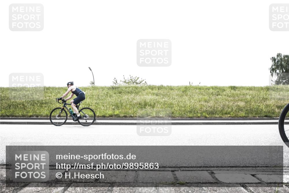 21.06.2026 - 29. Vierlanden-Triathlon H.Heesch http://msf.ph/oto/9895863 21.06.2026 10:49:46 Radfahren 140, 180, 184, 277, 330, 1356 meine-sportfotos.de