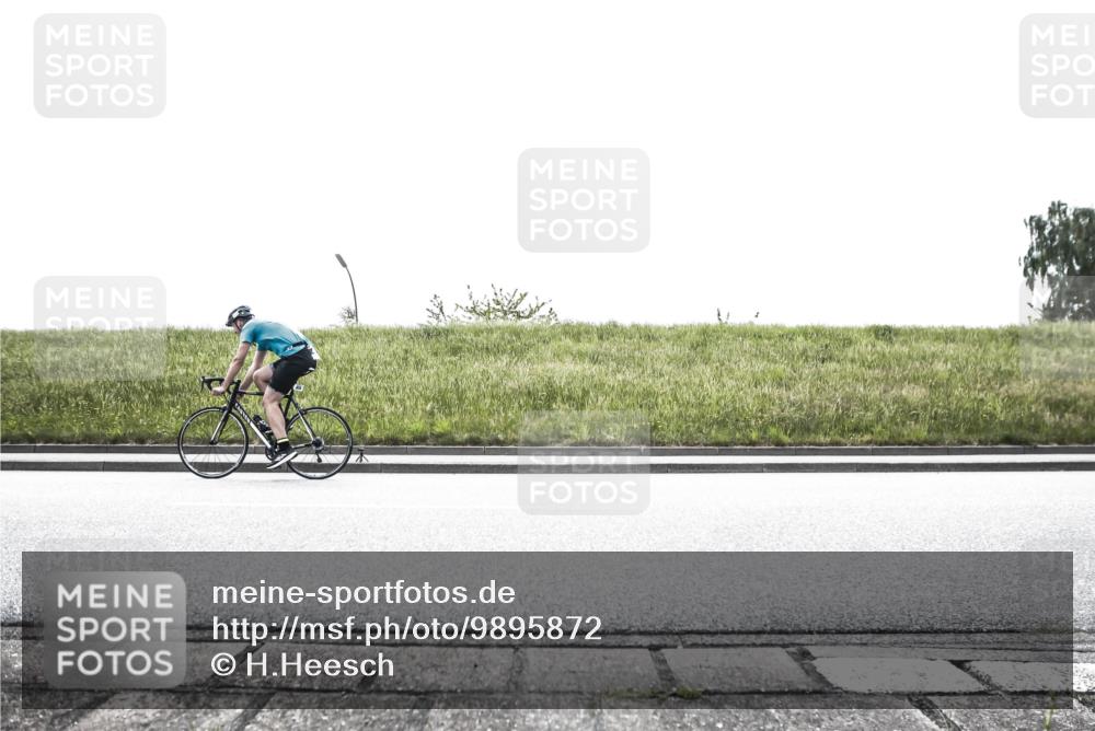 21.06.2026 - 29. Vierlanden-Triathlon H.Heesch http://msf.ph/oto/9895872 21.06.2026 10:50:14 Radfahren 418 meine-sportfotos.de