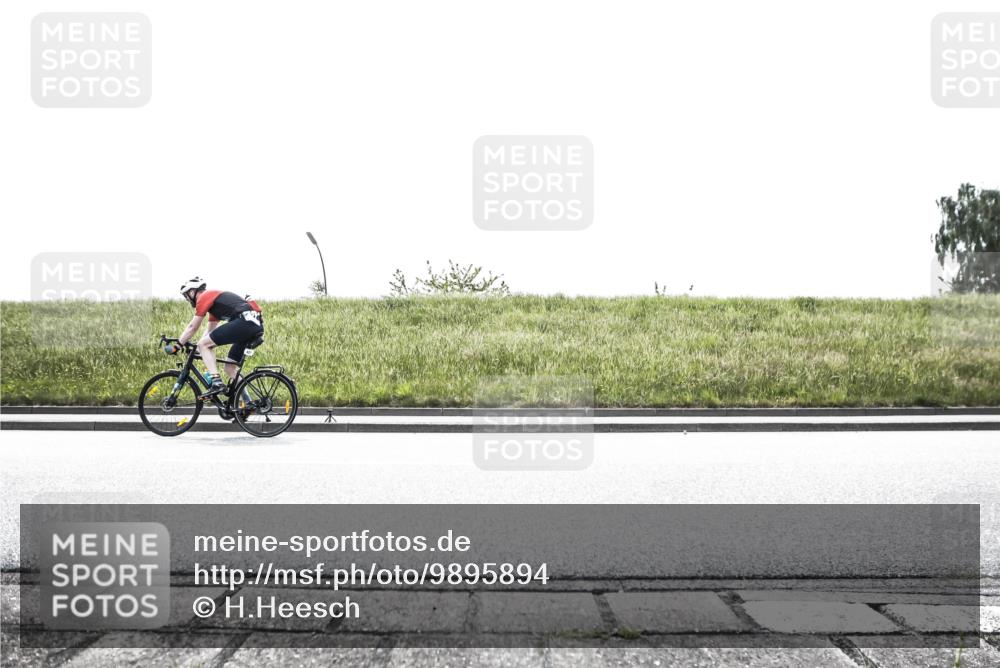 21.06.2026 - 29. Vierlanden-Triathlon H.Heesch http://msf.ph/oto/9895894 21.06.2026 10:51:33 Radfahren 5, 86, 90, 427, 444, 478 meine-sportfotos.de