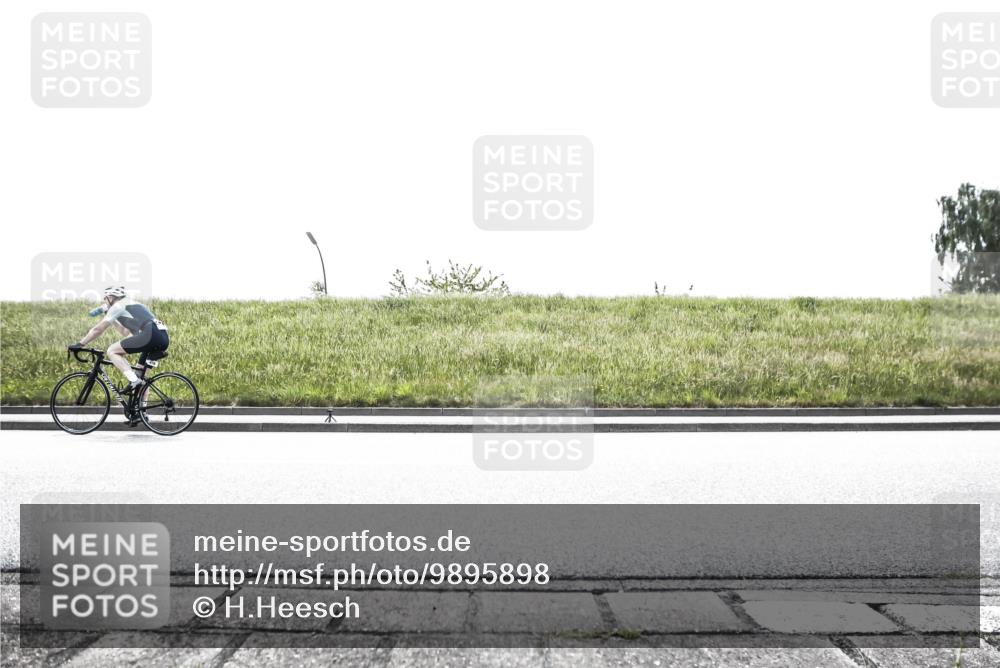 21.06.2026 - 29. Vierlanden-Triathlon H.Heesch http://msf.ph/oto/9895898 21.06.2026 10:51:39 Radfahren 5, 70, 86, 90, 164, 172, 240, 288, 444, 455, 478, 620, 622 meine-sportfotos.de