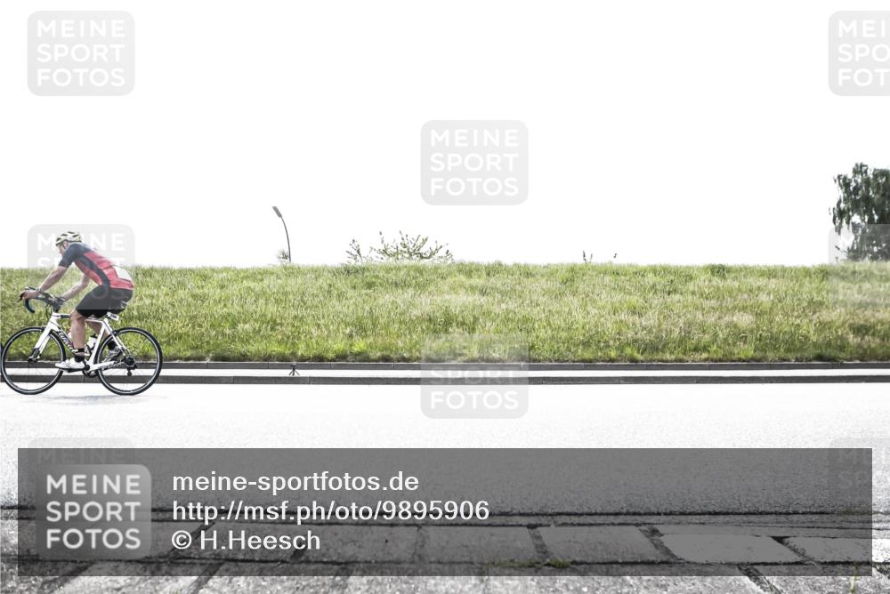21.06.2026 - 29. Vierlanden-Triathlon H.Heesch http://msf.ph/oto/9895906 21.06.2026 10:51:51 Radfahren 18, 75, 105, 240, 279, 288, 455 meine-sportfotos.de