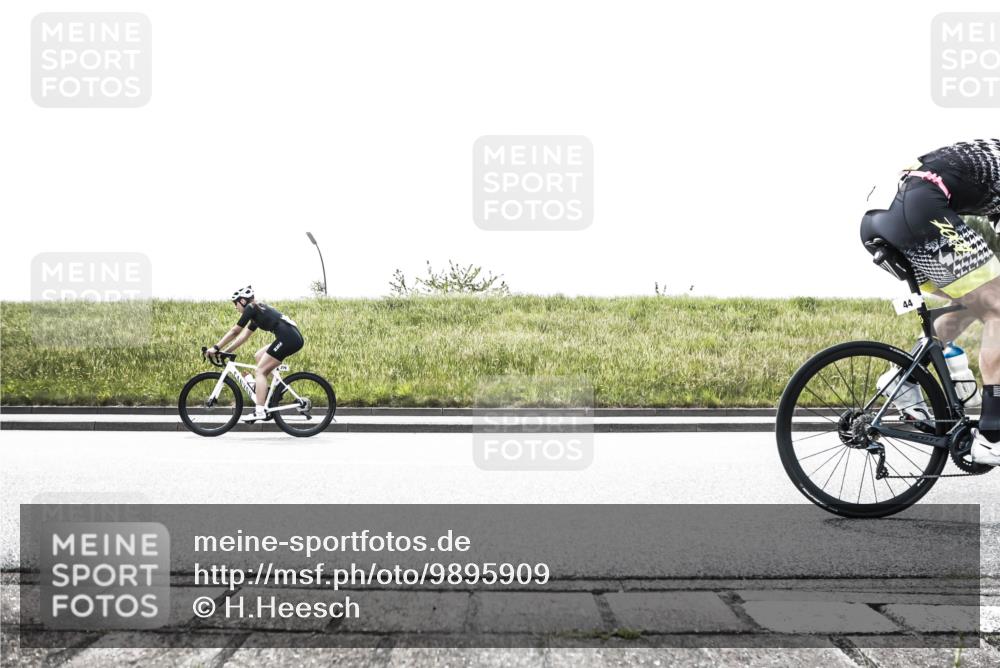 21.06.2026 - 29. Vierlanden-Triathlon H.Heesch http://msf.ph/oto/9895909 21.06.2026 10:51:59 Radfahren 44, 105, 279 meine-sportfotos.de