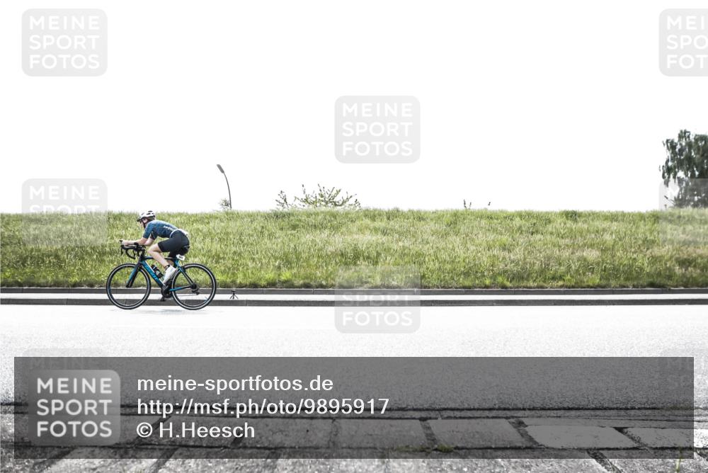 21.06.2026 - 29. Vierlanden-Triathlon H.Heesch http://msf.ph/oto/9895917 21.06.2026 10:52:23 Radfahren 432, 584 meine-sportfotos.de