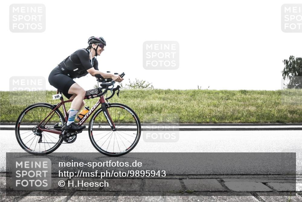 21.06.2026 - 29. Vierlanden-Triathlon H.Heesch http://msf.ph/oto/9895943 21.06.2026 10:54:04 Radfahren 100, 230, 245, 540 meine-sportfotos.de