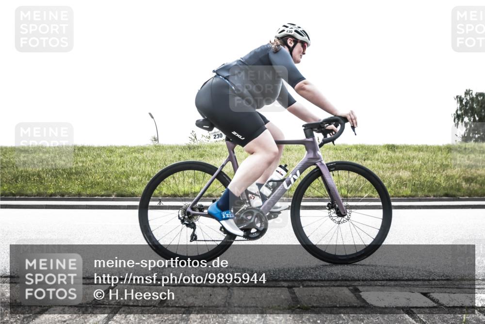 21.06.2026 - 29. Vierlanden-Triathlon H.Heesch http://msf.ph/oto/9895944 21.06.2026 10:54:05 Radfahren 100, 230, 245, 540 meine-sportfotos.de