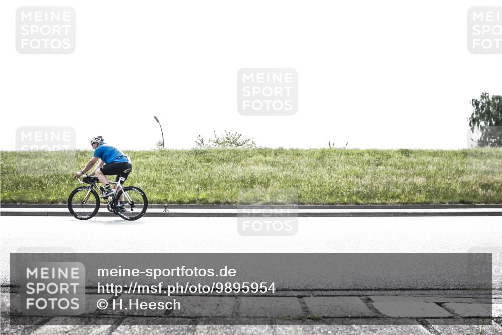 21.06.2026 - 29. Vierlanden-Triathlon H.Heesch http://msf.ph/oto/9895954 21.06.2026 10:56:28 Radfahren 530, 615, 1354 meine-sportfotos.de