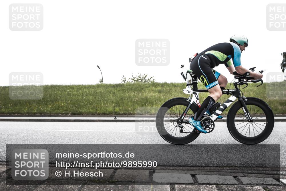 21.06.2026 - 29. Vierlanden-Triathlon H.Heesch http://msf.ph/oto/9895990 21.06.2026 09:36:18 Radfahren 6, 23, 111, 130, 135, 180, 216, 283 meine-sportfotos.de