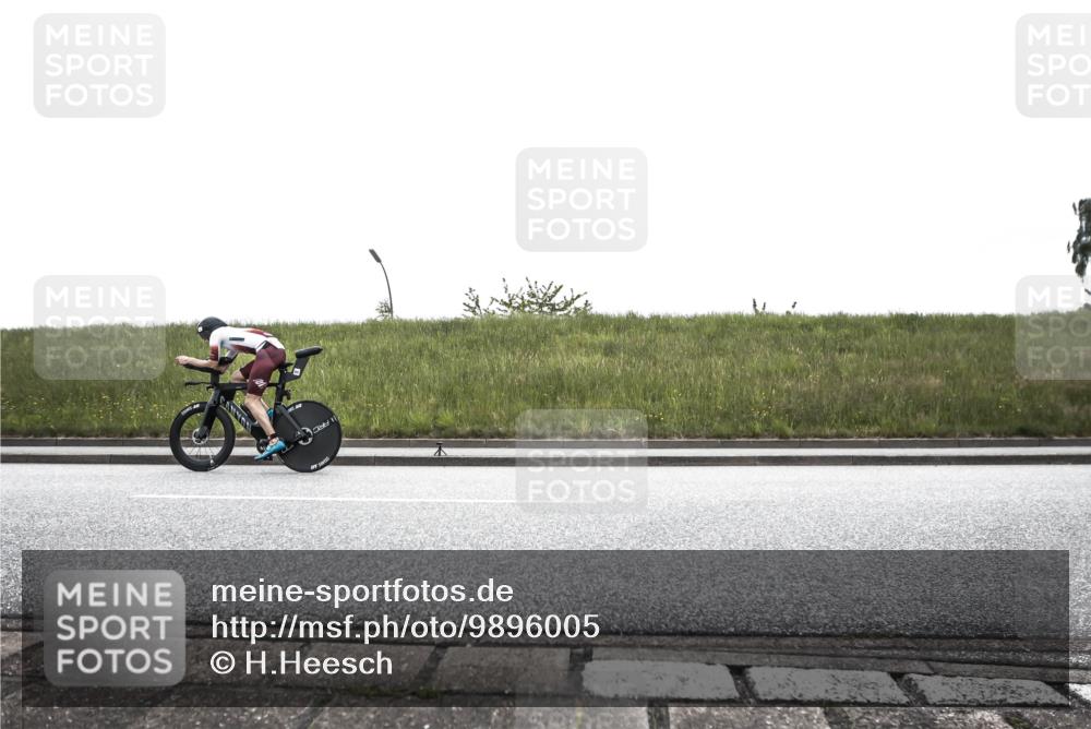 21.06.2026 - 29. Vierlanden-Triathlon H.Heesch http://msf.ph/oto/9896005 21.06.2026 09:36:46 Radfahren 18, 60, 151 meine-sportfotos.de