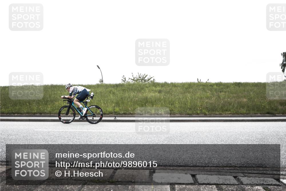 21.06.2026 - 29. Vierlanden-Triathlon H.Heesch http://msf.ph/oto/9896015 21.06.2026 09:37:39 Radfahren 30, 290 meine-sportfotos.de