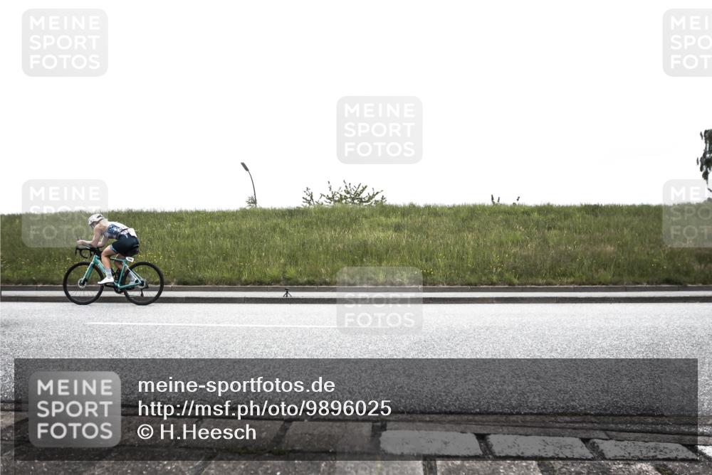 21.06.2026 - 29. Vierlanden-Triathlon H.Heesch http://msf.ph/oto/9896025 21.06.2026 09:37:59 Radfahren 2, 156, 240 meine-sportfotos.de
