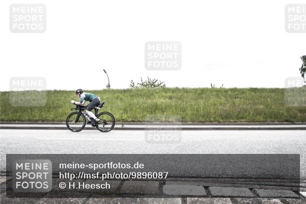 21.06.2026 - 29. Vierlanden-Triathlon H.Heesch http://msf.ph/oto/9896087 21.06.2026 09:41:50 Radfahren 15, 41, 48, 89, 1353 meine-sportfotos.de