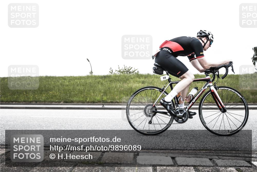 21.06.2026 - 29. Vierlanden-Triathlon H.Heesch http://msf.ph/oto/9896089 21.06.2026 09:41:51 Radfahren 15, 89, 1353 meine-sportfotos.de