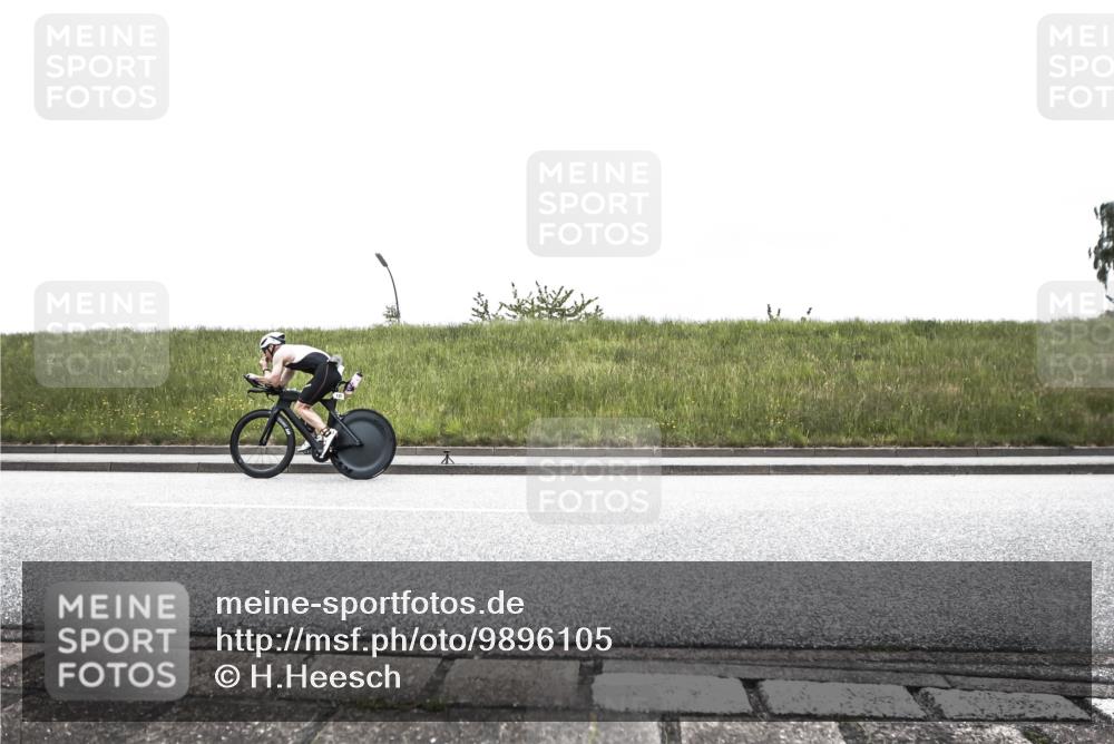 21.06.2026 - 29. Vierlanden-Triathlon H.Heesch http://msf.ph/oto/9896105 21.06.2026 09:42:35 Radfahren 49, 121, 127 meine-sportfotos.de