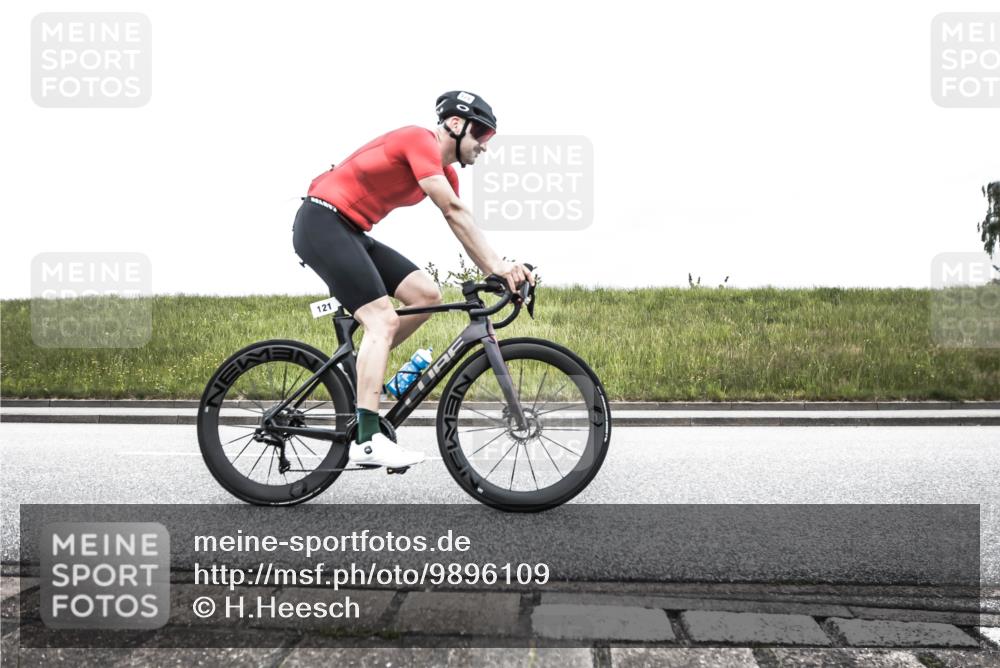21.06.2026 - 29. Vierlanden-Triathlon H.Heesch http://msf.ph/oto/9896109 21.06.2026 09:42:41 Radfahren 71, 121, 231 meine-sportfotos.de