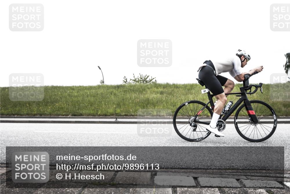 21.06.2026 - 29. Vierlanden-Triathlon H.Heesch http://msf.ph/oto/9896113 21.06.2026 09:42:48 Radfahren 71, 81, 231 meine-sportfotos.de