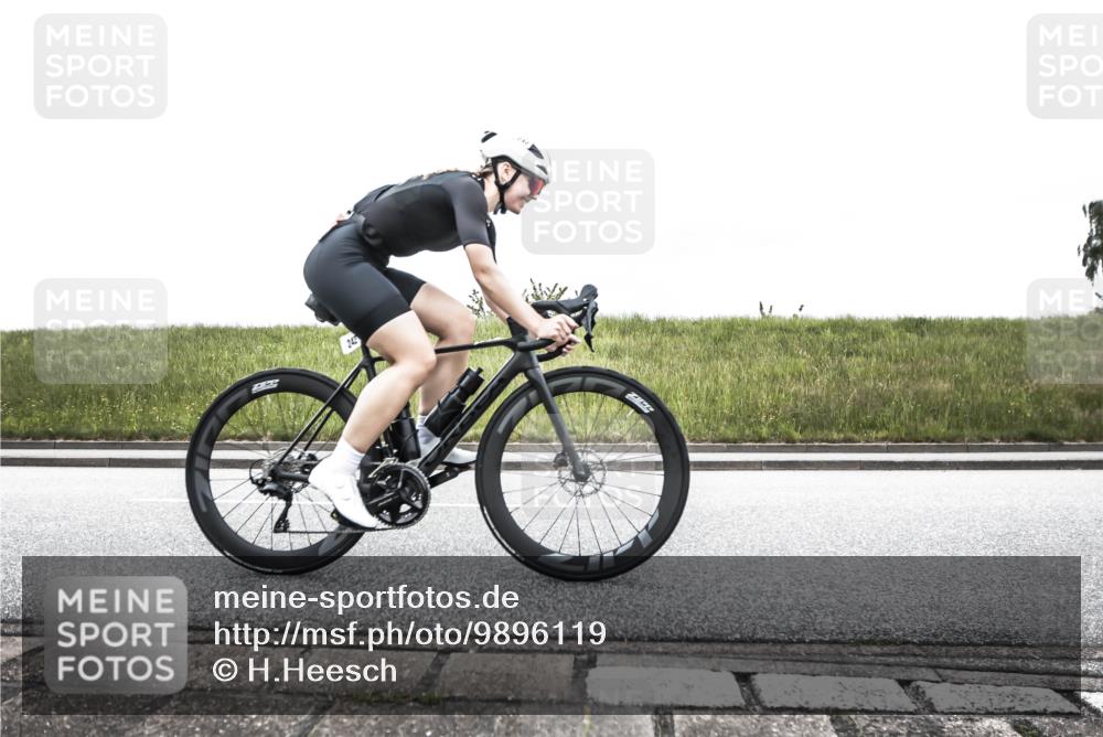 21.06.2026 - 29. Vierlanden-Triathlon H.Heesch http://msf.ph/oto/9896119 21.06.2026 09:43:10 Radfahren 242 meine-sportfotos.de
