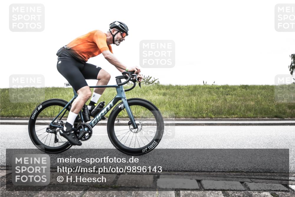 21.06.2026 - 29. Vierlanden-Triathlon H.Heesch http://msf.ph/oto/9896143 21.06.2026 09:44:12 Radfahren 76, 283, 299 meine-sportfotos.de