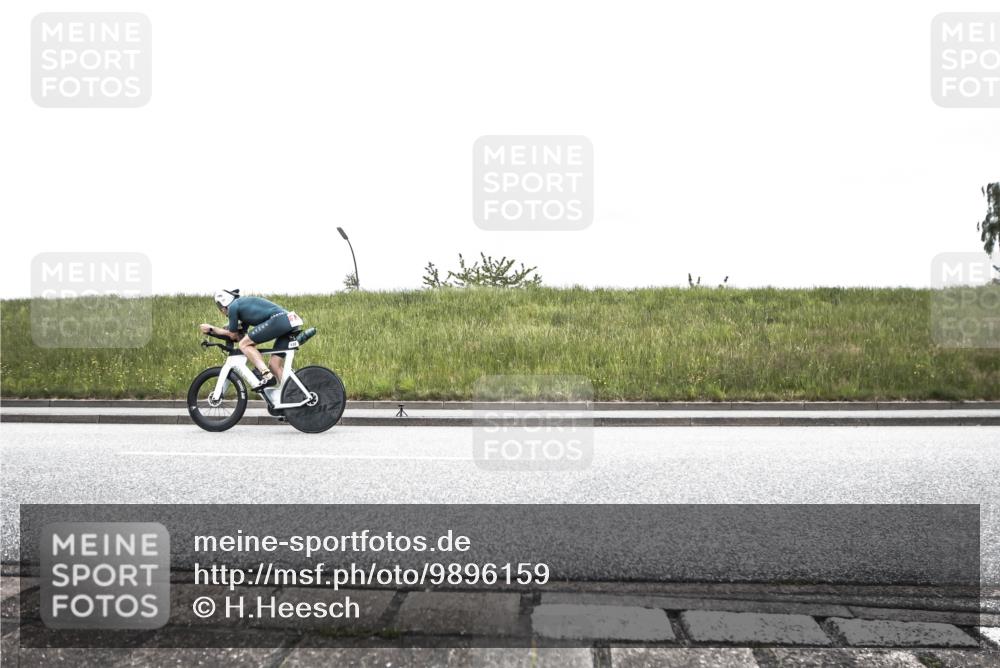 21.06.2026 - 29. Vierlanden-Triathlon H.Heesch http://msf.ph/oto/9896159 21.06.2026 09:44:48 Radfahren 77, 132, 193 meine-sportfotos.de
