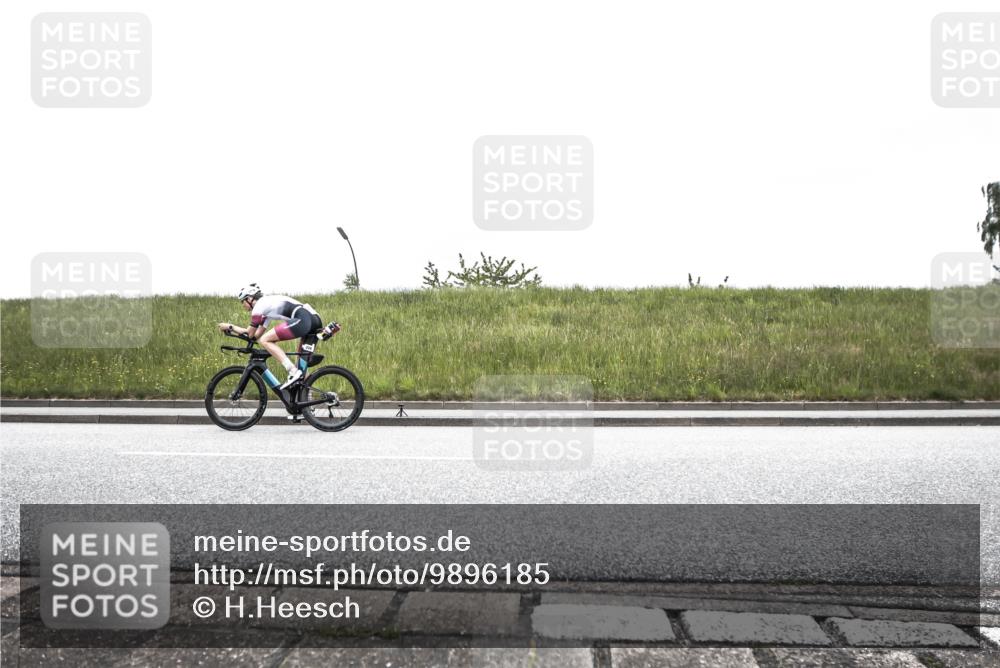 21.06.2026 - 29. Vierlanden-Triathlon H.Heesch http://msf.ph/oto/9896185 21.06.2026 09:45:50 Radfahren 226 meine-sportfotos.de