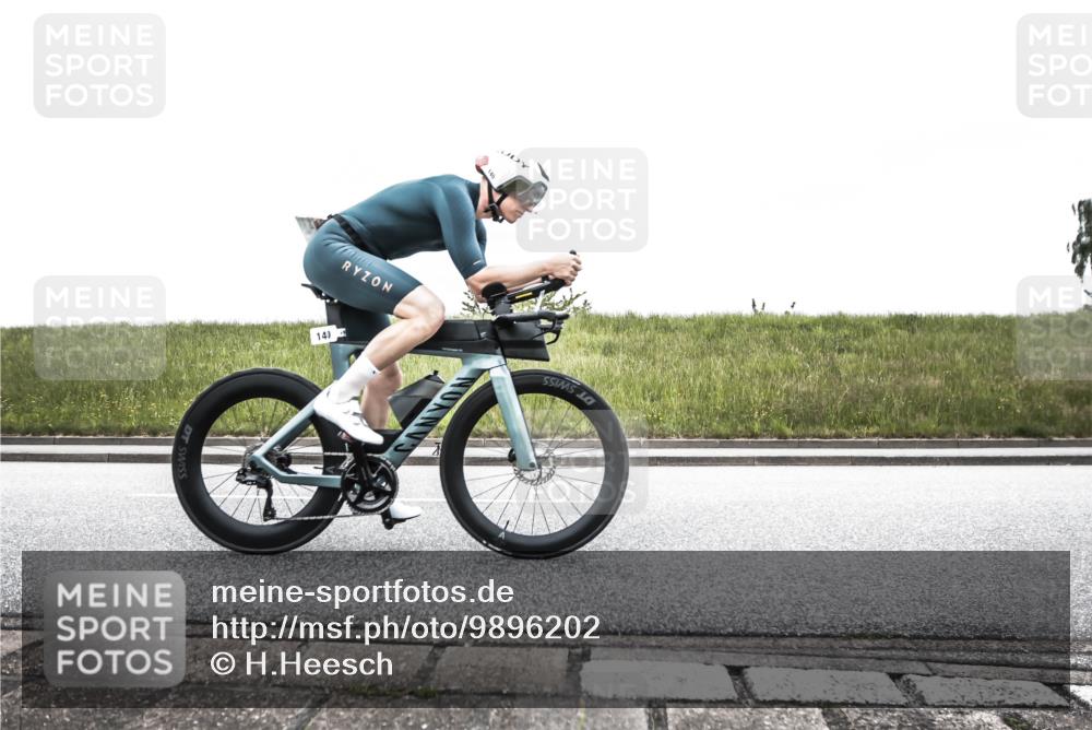 21.06.2026 - 29. Vierlanden-Triathlon H.Heesch http://msf.ph/oto/9896202 21.06.2026 09:46:58 Radfahren 140, 240 meine-sportfotos.de