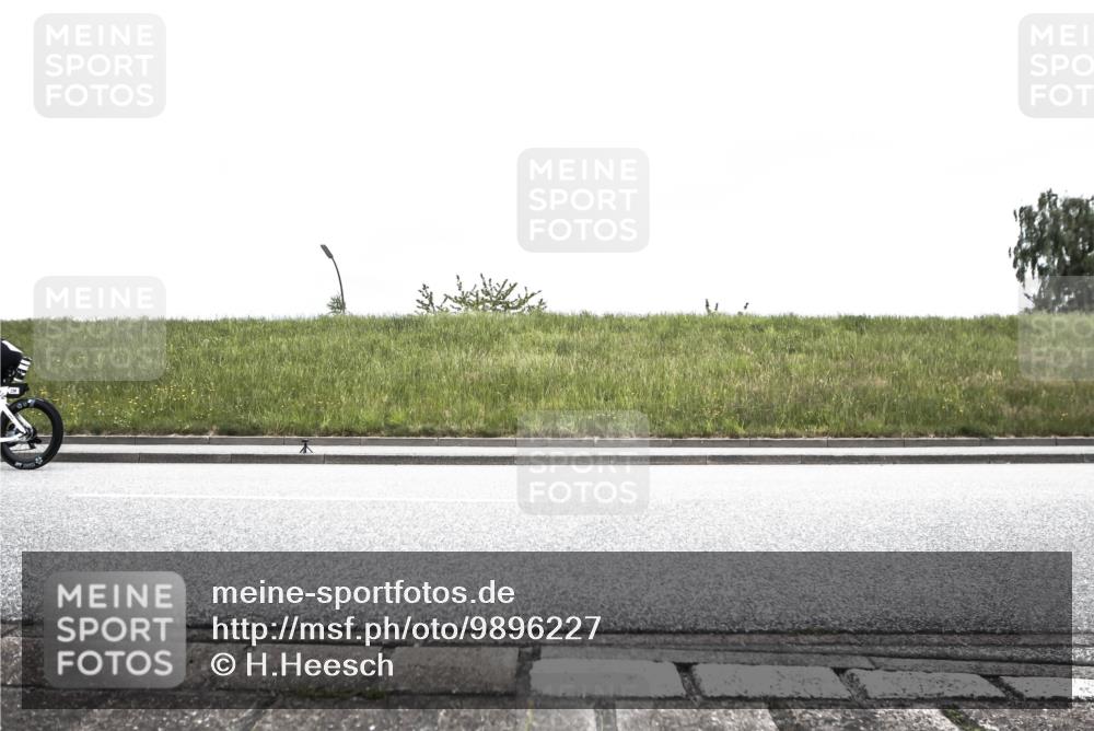 21.06.2026 - 29. Vierlanden-Triathlon H.Heesch http://msf.ph/oto/9896227 21.06.2026 09:48:16 Radfahren 13, 233, 239 meine-sportfotos.de