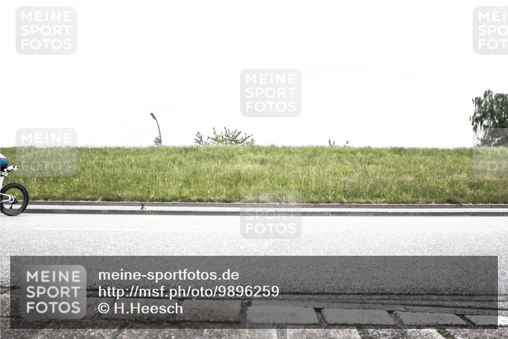 21.06.2026 - 29. Vierlanden-Triathlon H.Heesch http://msf.ph/oto/9896259 21.06.2026 09:49:48 Radfahren 8, 46, 64, 145, 272 meine-sportfotos.de