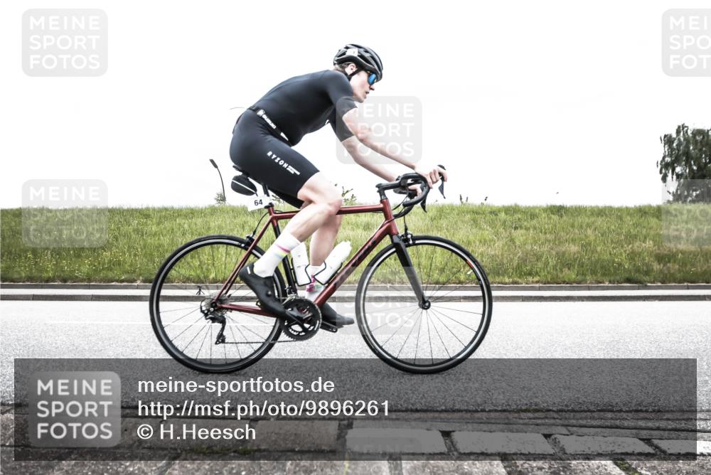 21.06.2026 - 29. Vierlanden-Triathlon H.Heesch http://msf.ph/oto/9896261 21.06.2026 09:49:49 Radfahren 8, 46, 64, 272 meine-sportfotos.de