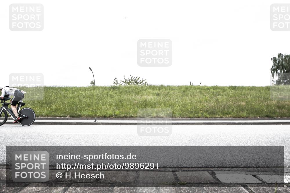 21.06.2026 - 29. Vierlanden-Triathlon H.Heesch http://msf.ph/oto/9896291 21.06.2026 09:51:28 Radfahren 32, 41, 42, 129 meine-sportfotos.de