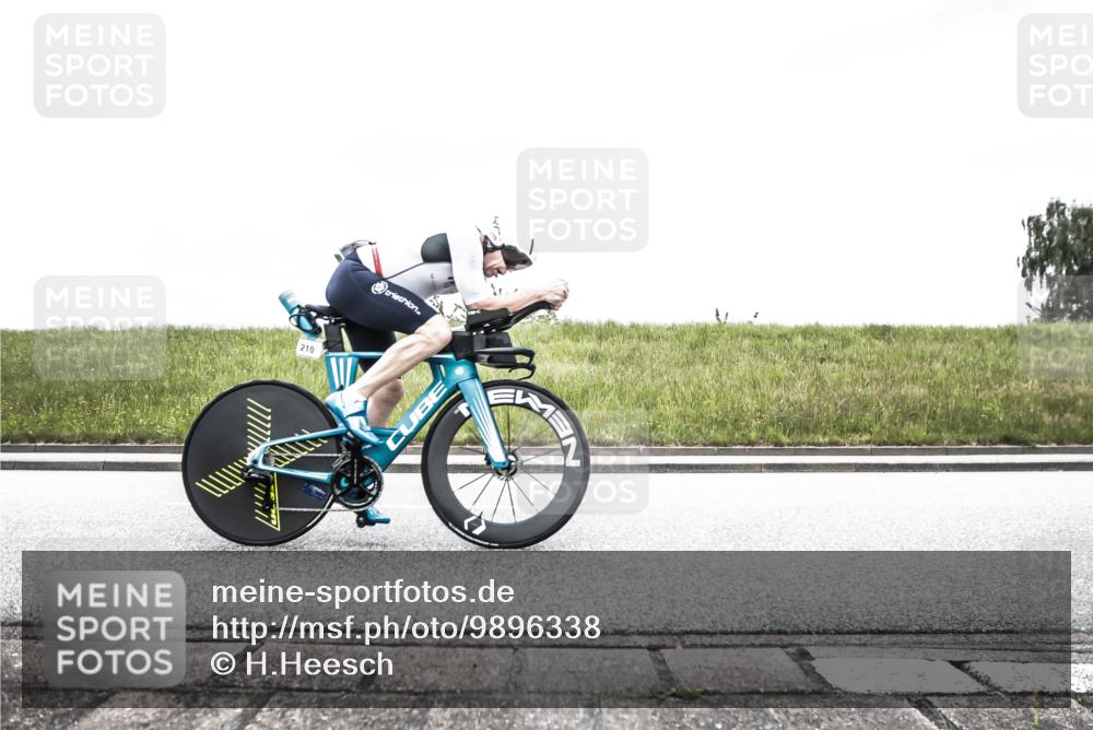 21.06.2026 - 29. Vierlanden-Triathlon H.Heesch http://msf.ph/oto/9896338 21.06.2026 09:53:45 Radfahren 72, 78, 91, 106, 112, 210, 266, 284 meine-sportfotos.de