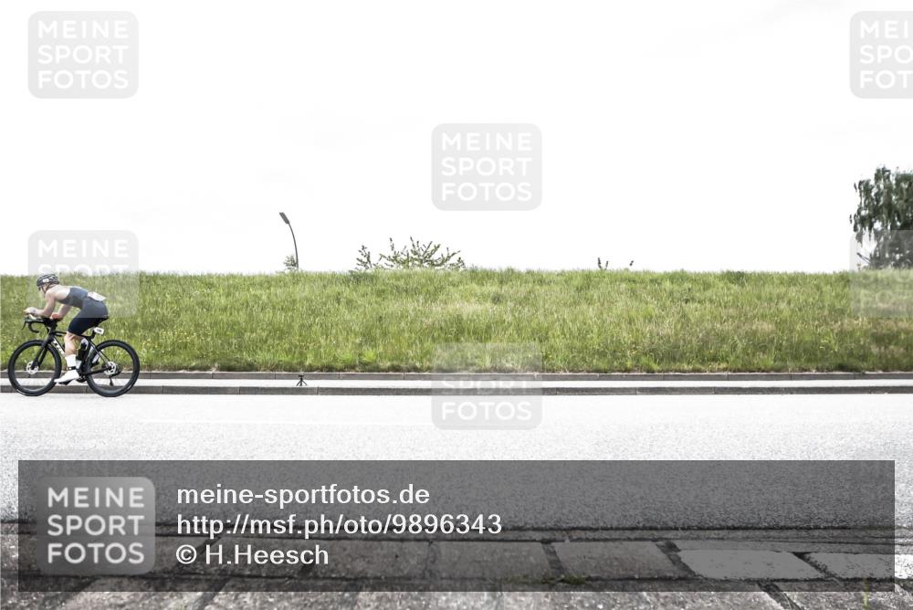 21.06.2026 - 29. Vierlanden-Triathlon H.Heesch http://msf.ph/oto/9896343 21.06.2026 09:53:54 Radfahren 55, 78, 106, 112, 136, 227, 257 meine-sportfotos.de