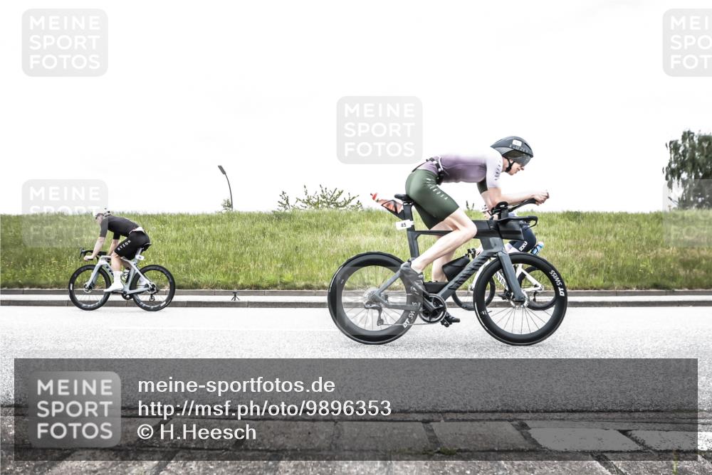 21.06.2026 - 29. Vierlanden-Triathlon H.Heesch http://msf.ph/oto/9896353 21.06.2026 09:54:04 Radfahren 45, 55, 227, 271 meine-sportfotos.de